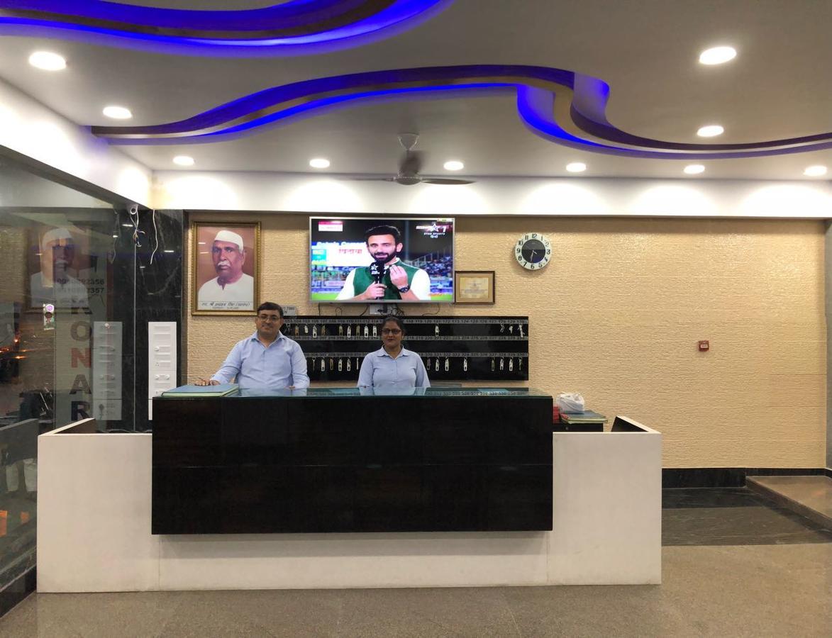 Hotel Elite Ghaziabad Exteriör bild